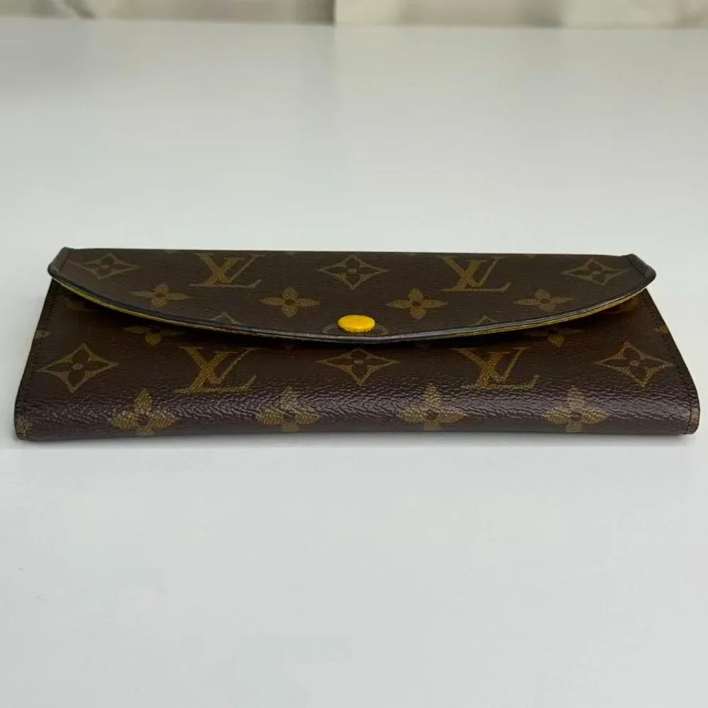 Louis Vuitton Monogram Canvas Wallet with Classic LV Logo Design